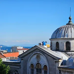 Grey House Apartments - Historical Peninsula Hotel
